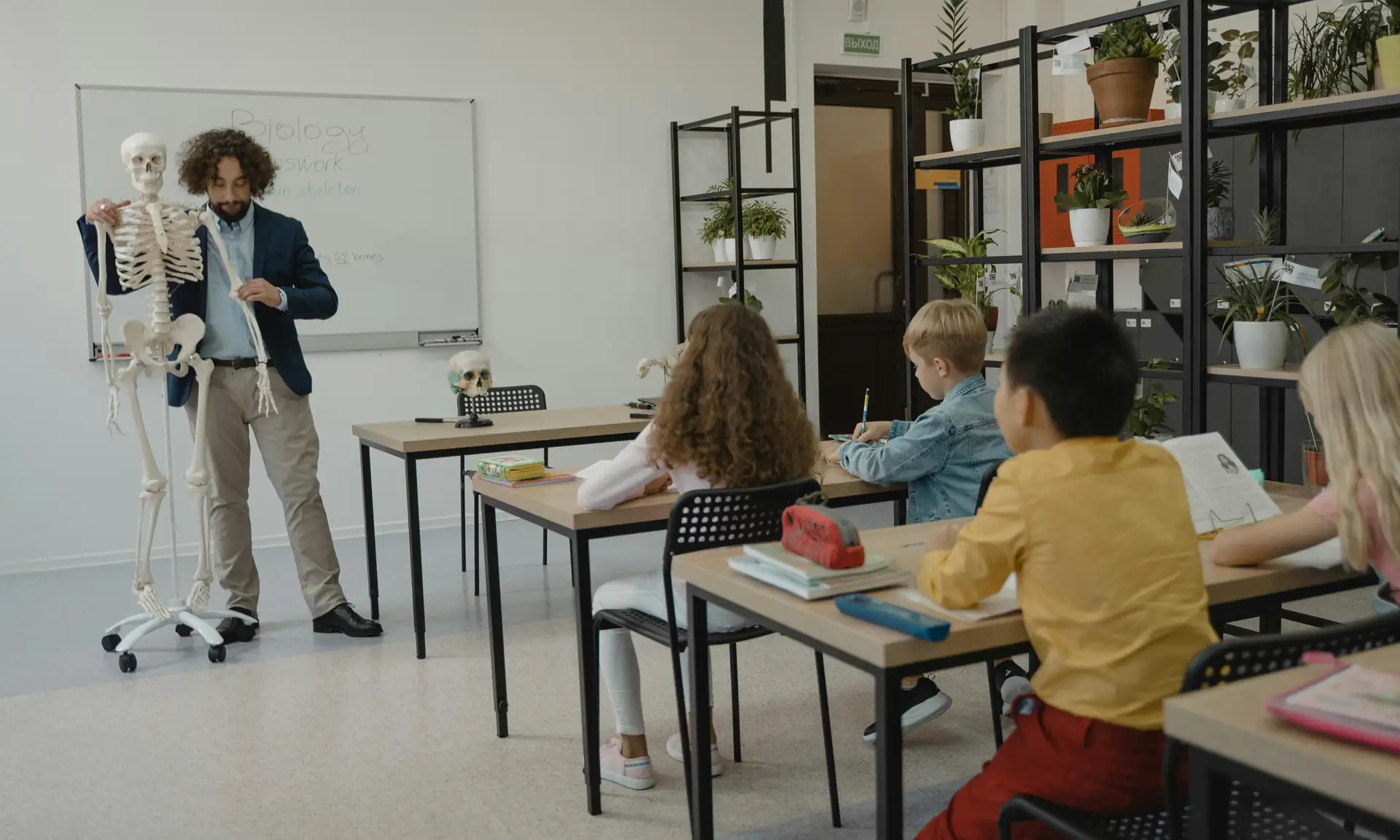 Academic Blooms for kids in 6142 Franconia Rd, Alexandria, VA 22310, USA.
